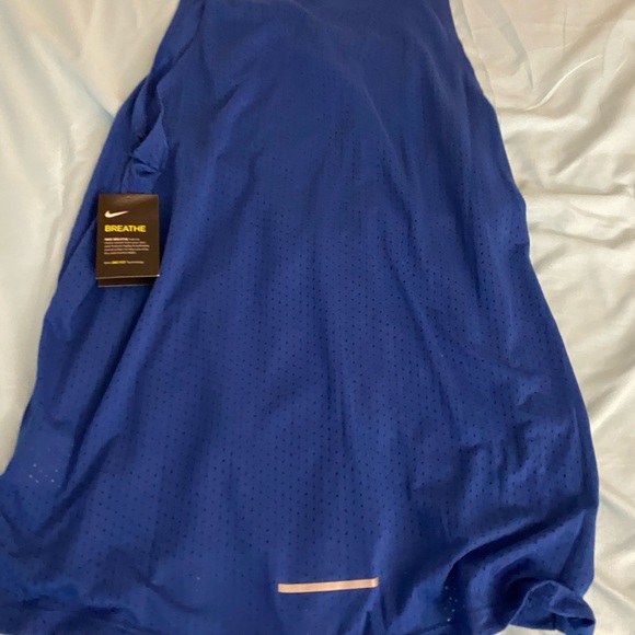 Men’s extra large dry fit tee - Picture 2 of 5